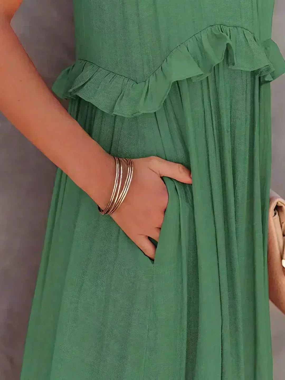 Elegant Tiered Chiffon Maxi Cocktail Dress for Women with Halter Neckline Ruffle Layers Flowing Skirt